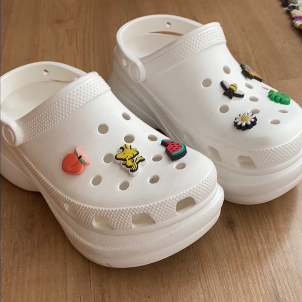 Women’s crocs classic bae clogs